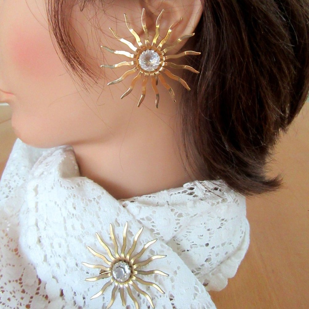 SARAH COVENTRY 'Fascination' gold & rhinestone sun star brooch & clip earrings